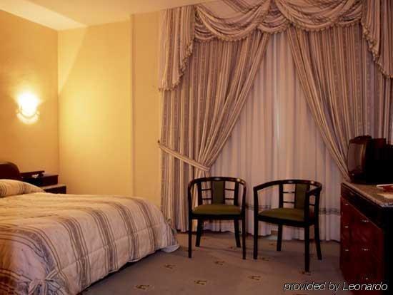 Puerta De Segovia Hotel La Lastrilla Room photo